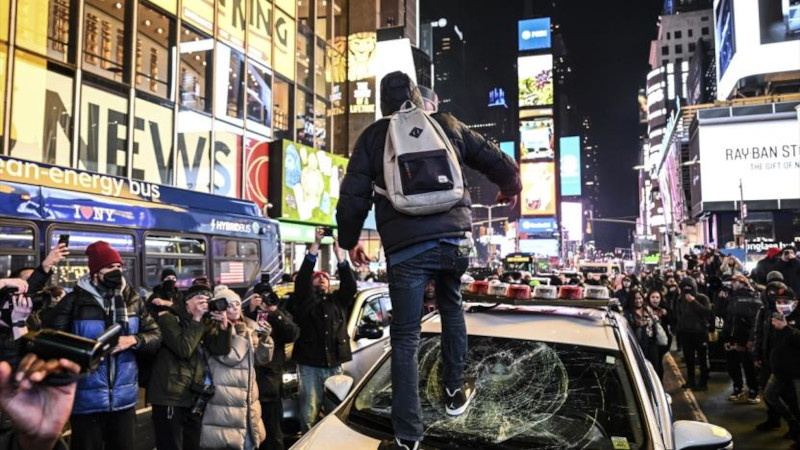 Tyre Nichols için New York Times Meydanı’nda protesto eylemleri düzenlendi.