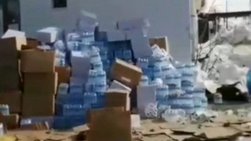 Sürgü Mahallesinde rezalete dönüşen yardım dağıtımı