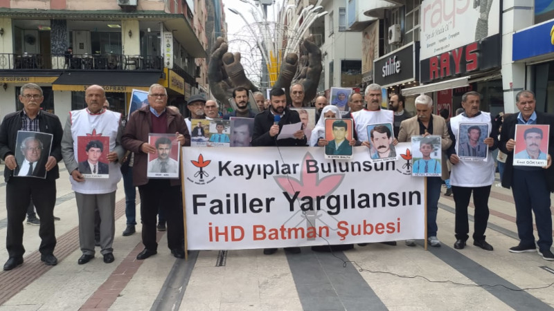 Kayıp yakınları ve İHD Batman Şubesi