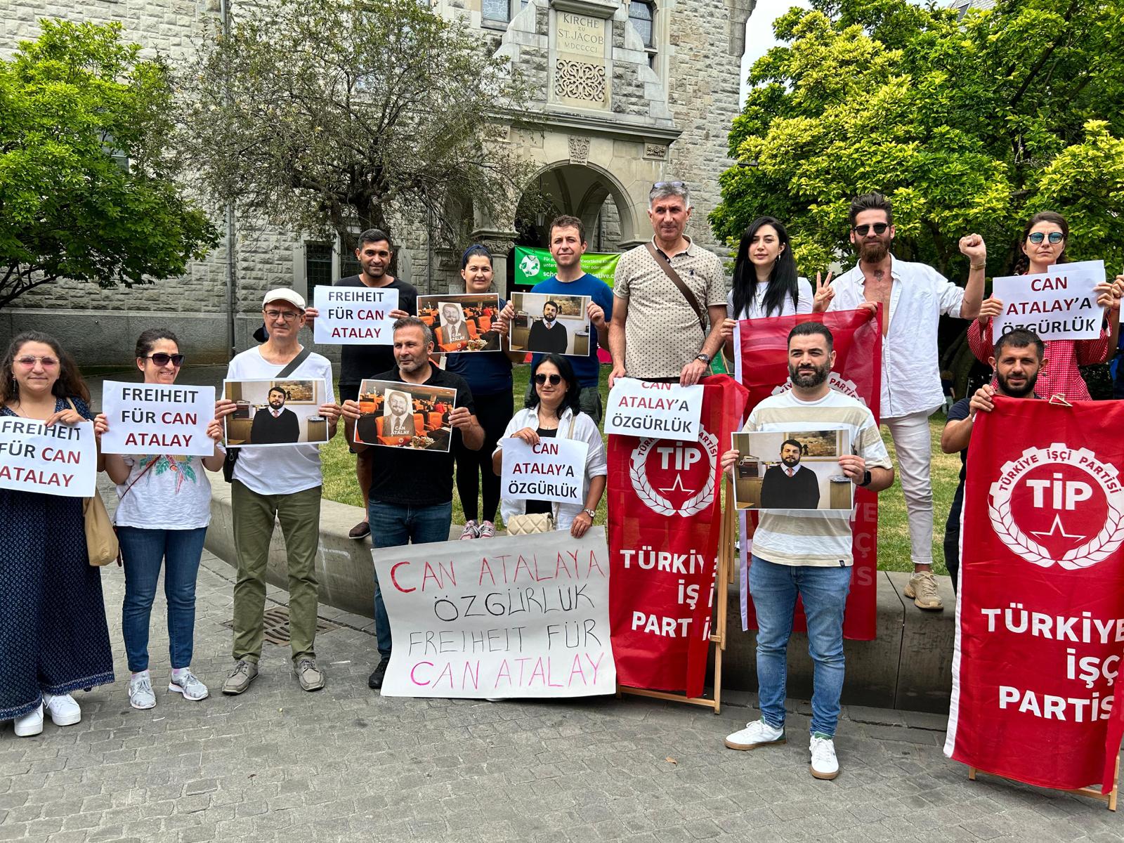 TİP”LİLER AVRUPA”DAN SESLENDi İRADEMİZİ SERBEST BIRAKIN